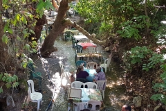 Restaurant im Bachlauf